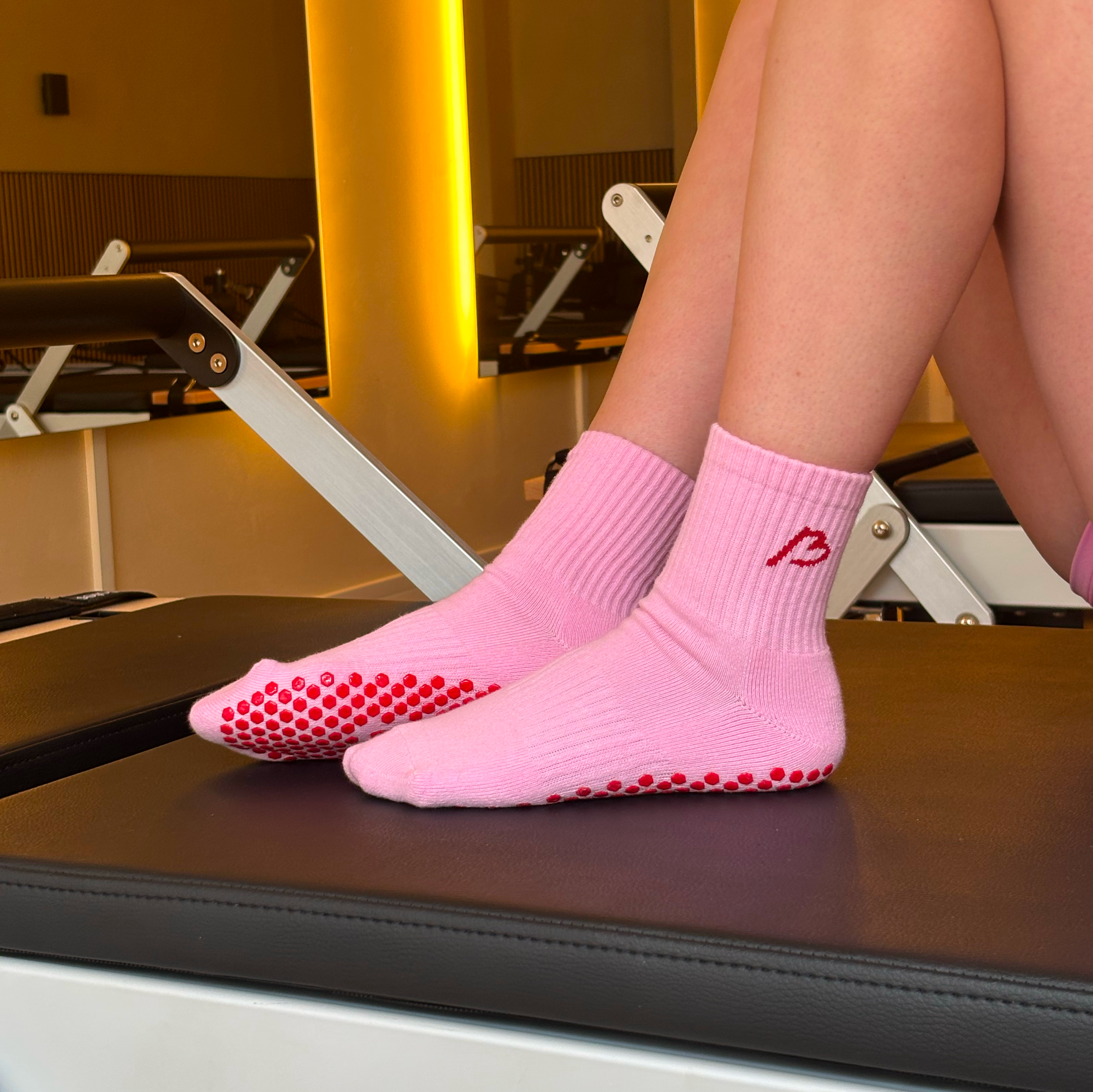 Grip Socks (Low Crew) - Raspberry Pink
